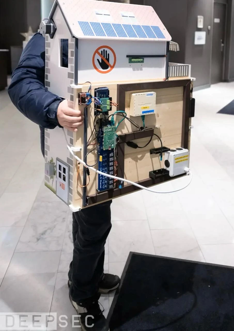 DeepSec IDSC 2024 Onsite CTF badge